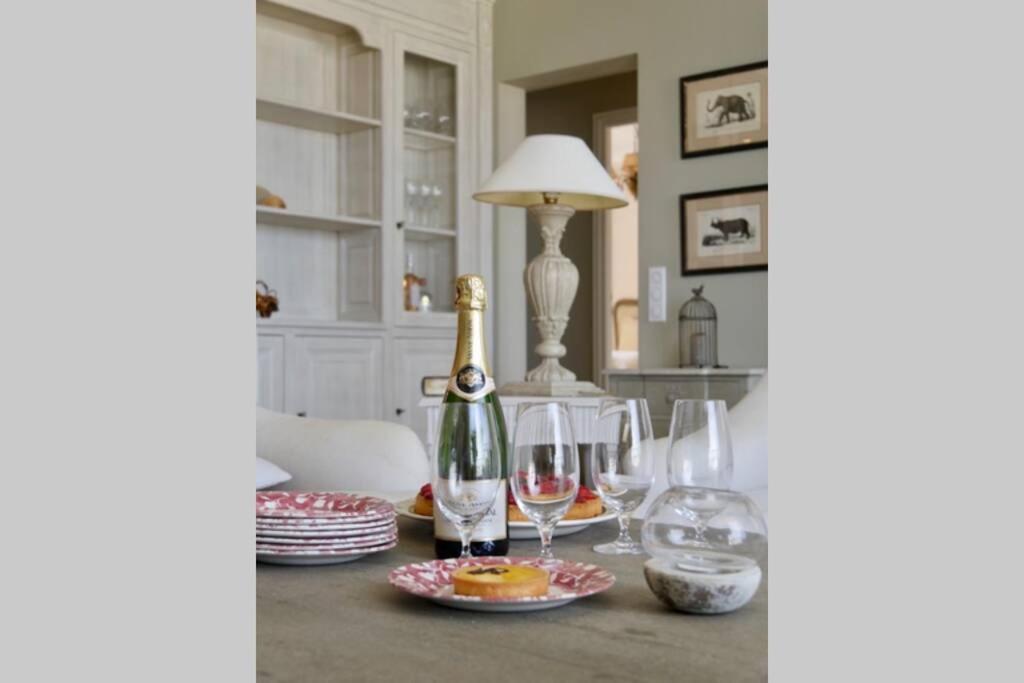 Bord De Mer - Ac, Wifi, Chic, Sea View, Beach 2 Minutes Walk Antibes Eksteriør billede