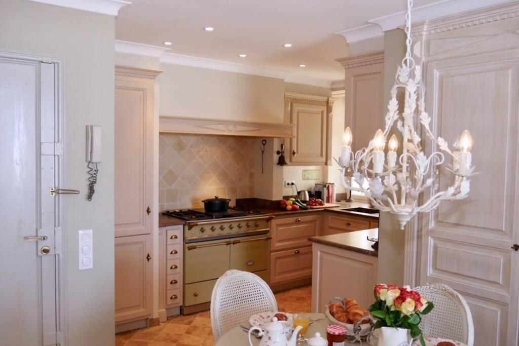 Bord De Mer - Ac, Wifi, Chic, Sea View, Beach 2 Minutes Walk Antibes Eksteriør billede