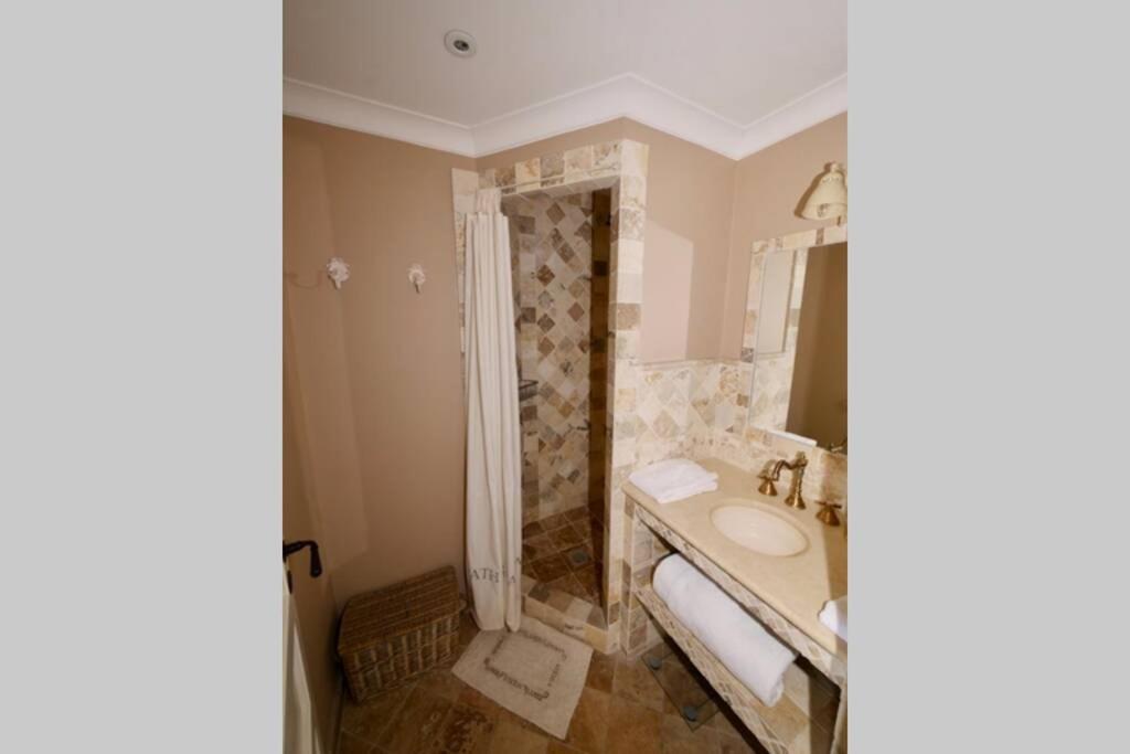Bord De Mer - Ac, Wifi, Chic, Sea View, Beach 2 Minutes Walk Antibes Eksteriør billede
